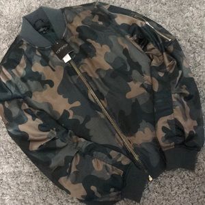 TOPSHOP CAMO BOMBER JACKET